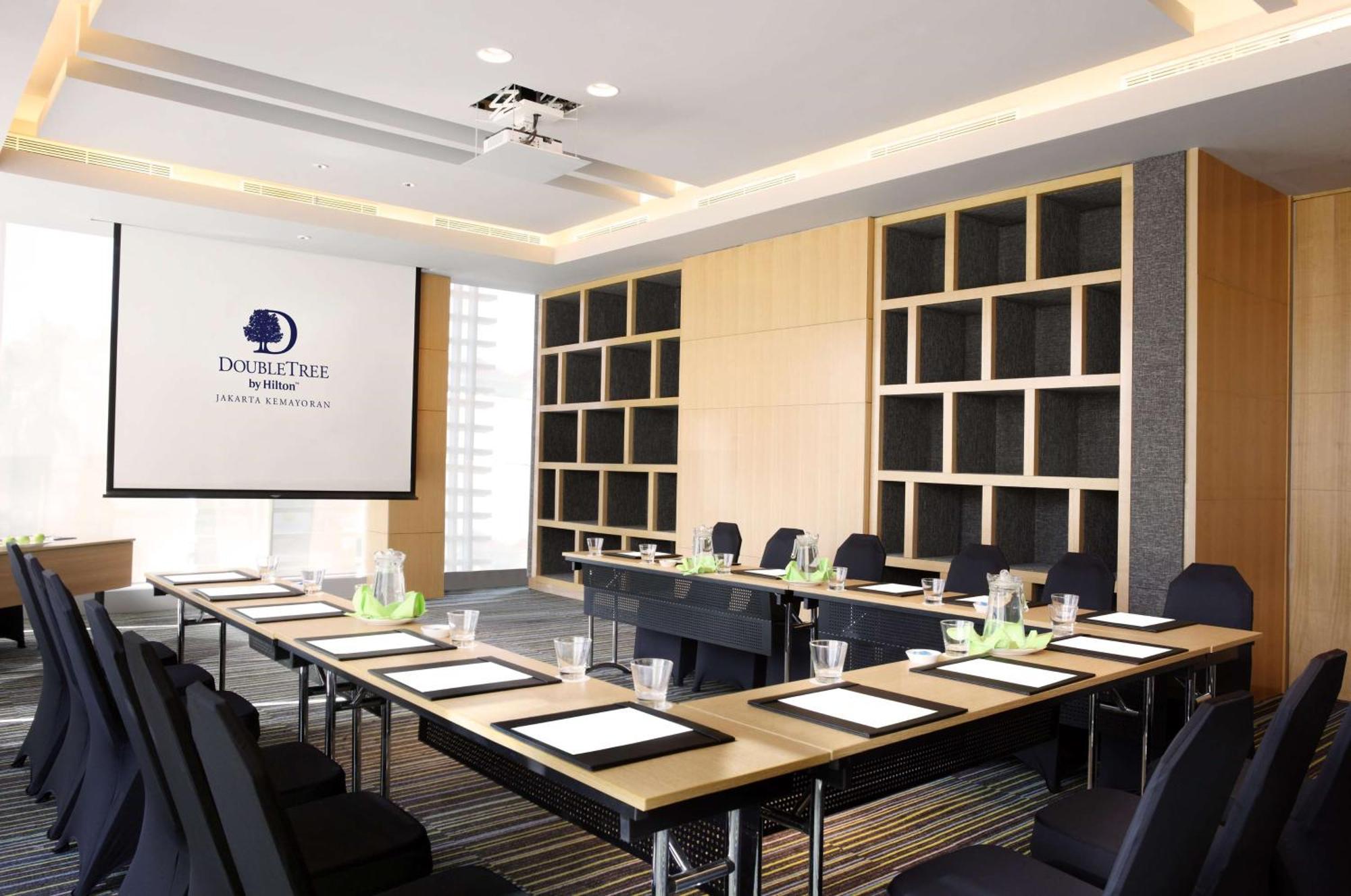 Doubletree By Hilton Jakarta Kemayoran Exterior photo